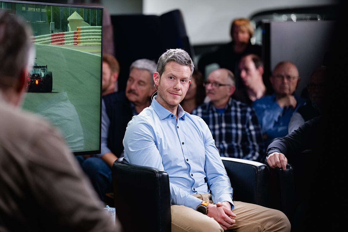 PW - 08 - Sport und Talk aus dem Hangar-7