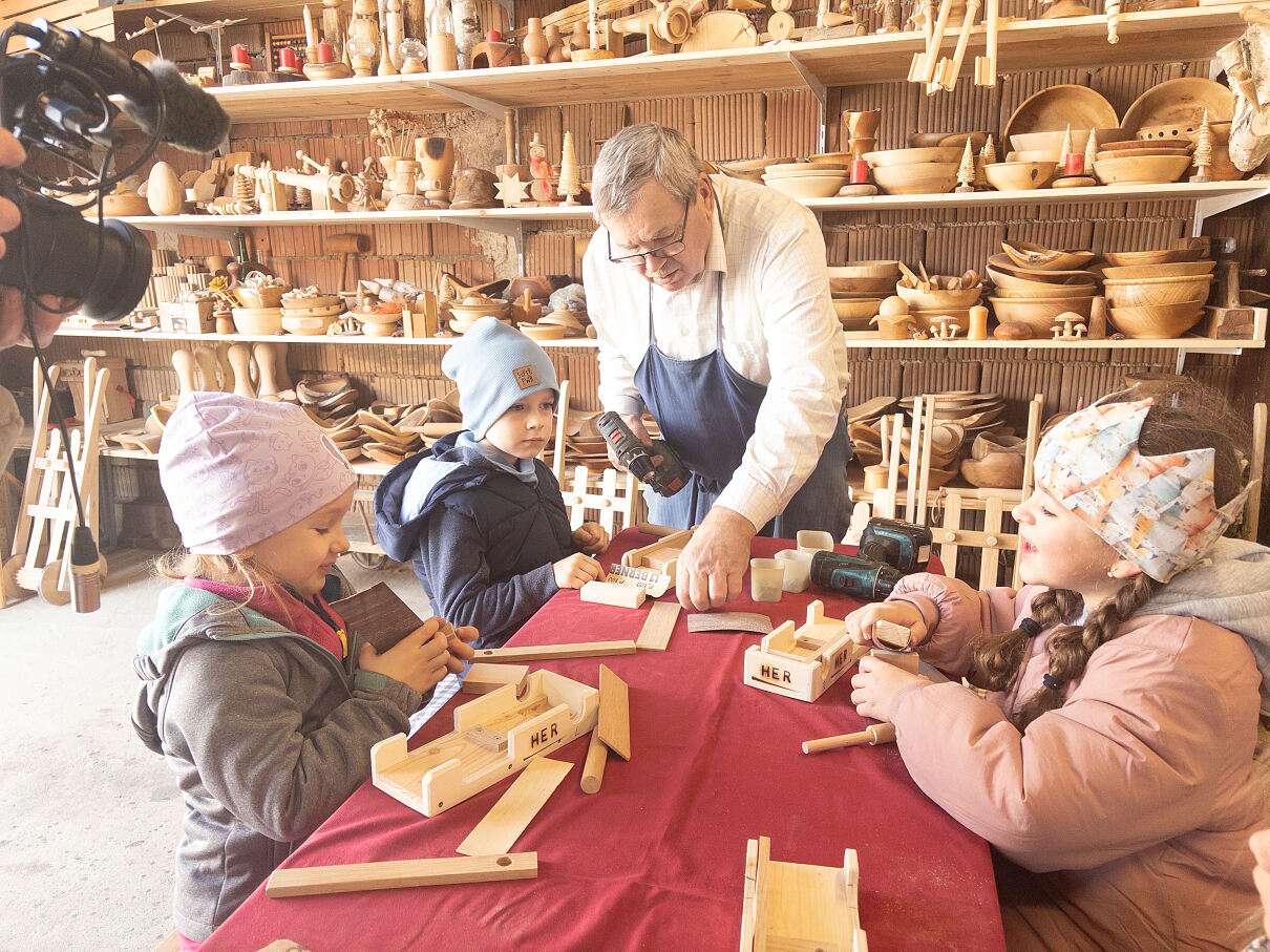 PW - 00 - Blickwechsel Spezial - Brauchtum blüht auf