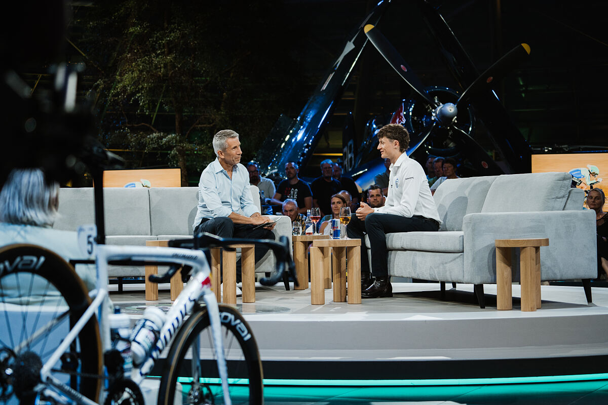 PW - 00 - Sport und Talk aus dem Hangar-7