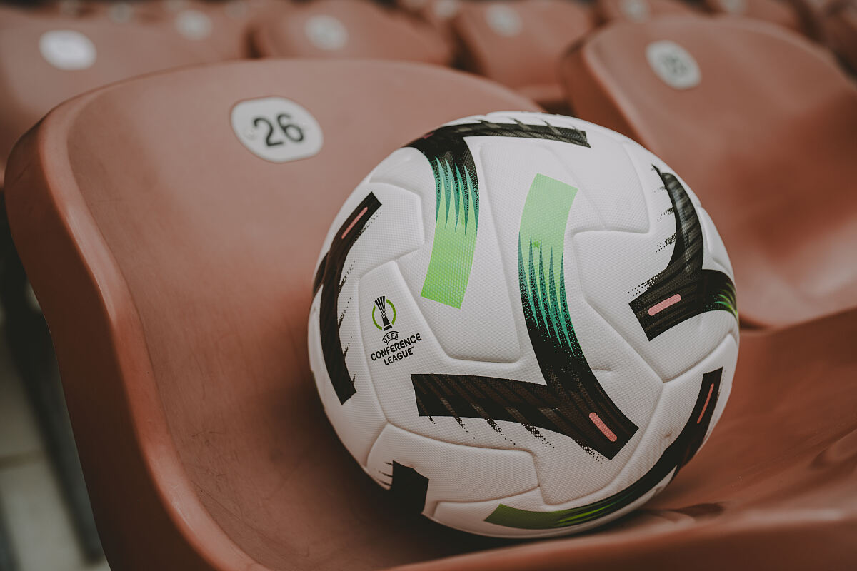 Der Spielball der UEFA Conference League der Saison 20262027