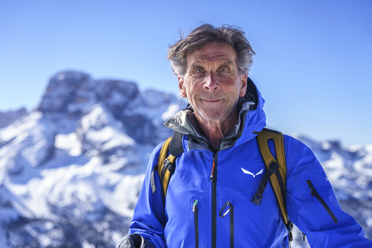 Portrait vom südtiroler Bergführer Hanspeter Eisendle in den Dolomiten, aufgenommen bei der Plätzwiese