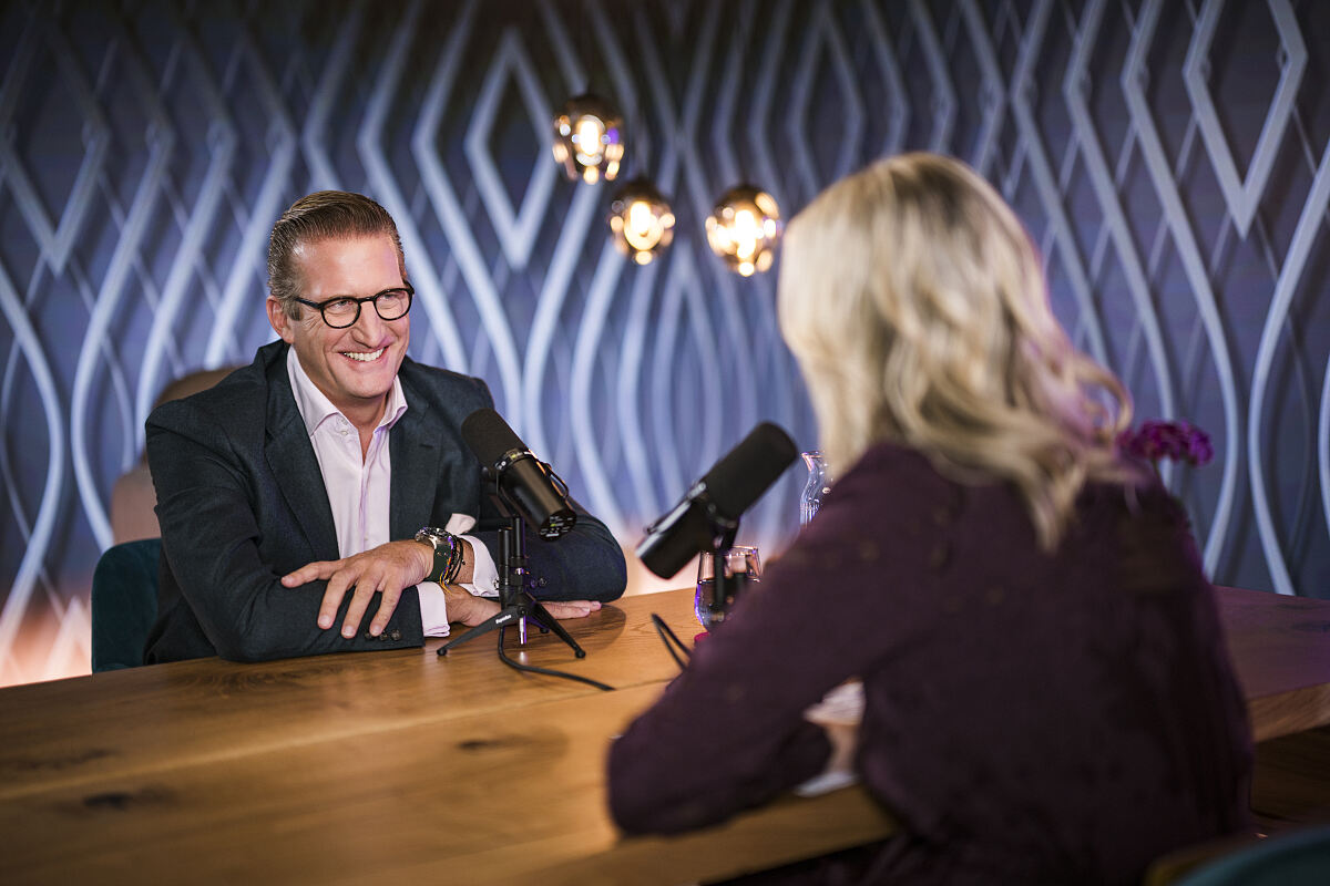 Monika Gruber und Stephan Zöchling im Gespräch