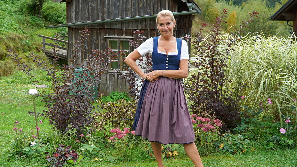 PW - 44 - Hoagascht - Des Dirndl is unser Gwand