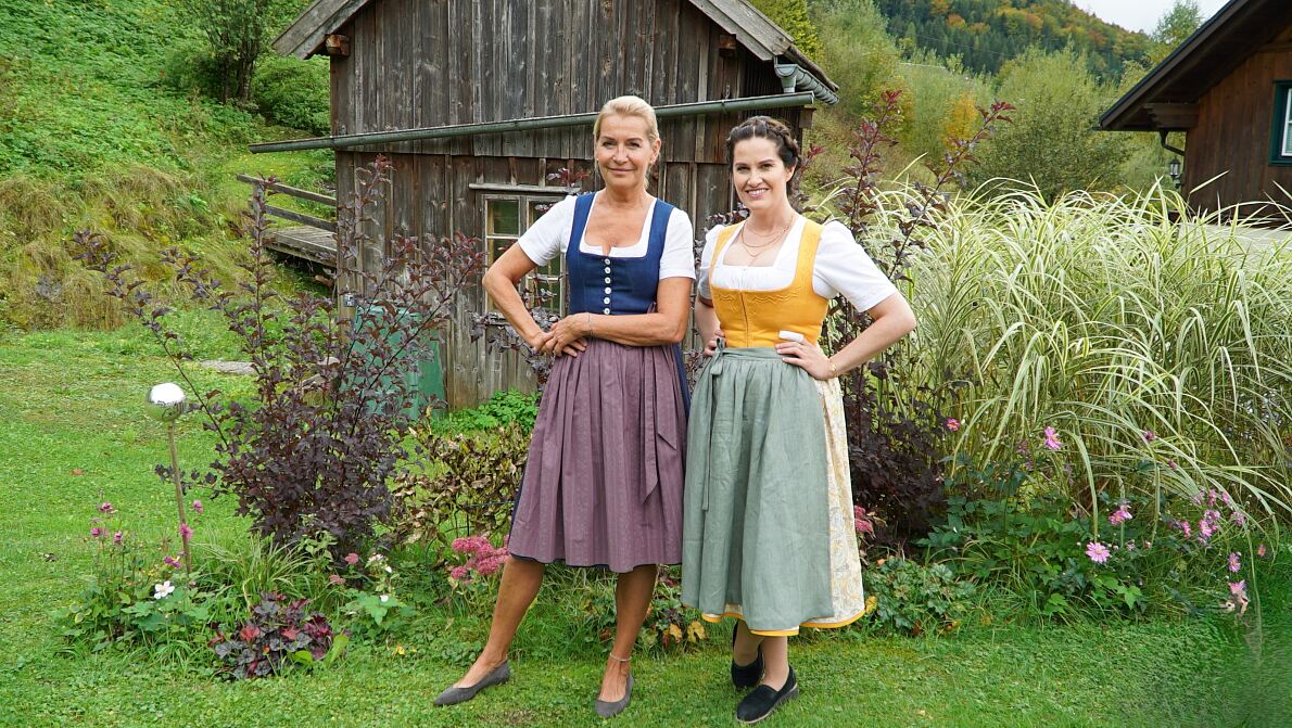 PW - 44 - Hoagascht - Des Dirndl is unser Gwand