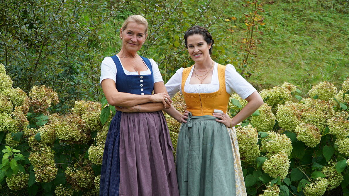 PW - 44 - Hoagascht - Des Dirndl is unser Gwand