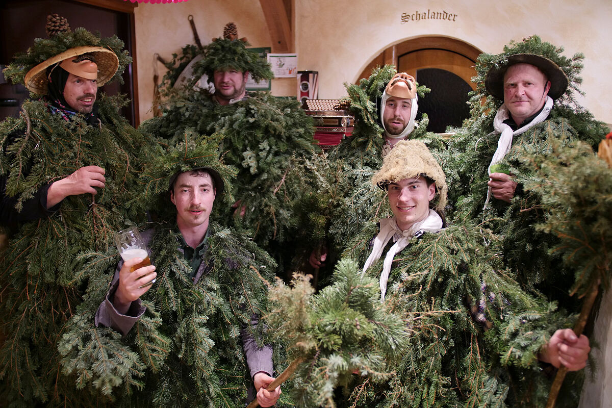 PW - 52 - Die schönsten Winterbräuche - Fasnacht in Axams und Mittenwald