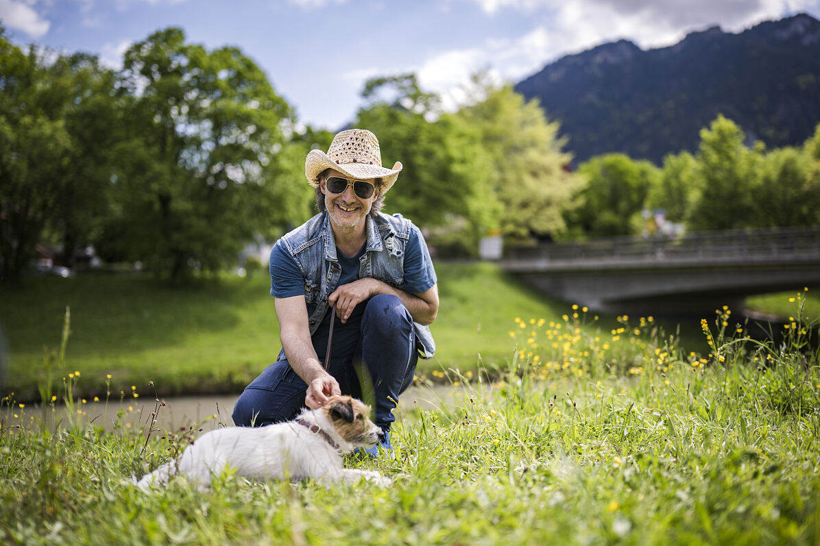 PW - 27 - Ostrowski macht Urlaub - Auf den Hund gekommen