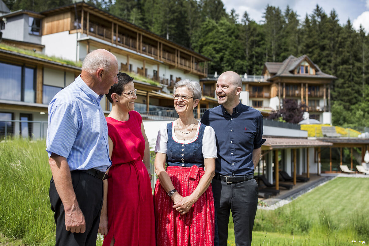 PW - 38 - Österreichische Hotel-Legenden Traditionshäuser in Familienhand - Episode 1
