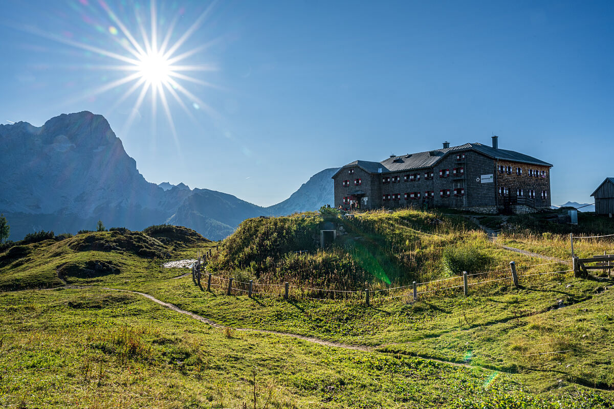 PW - 38 - Bergwelten - Zu Fuß durchs Salzkammergut - Weitwandern am Berge-Seen-Trail