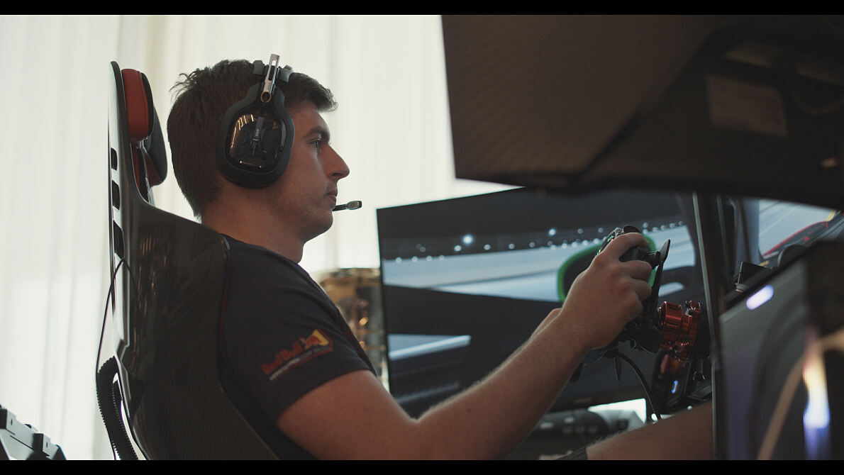 PW - 41 - Max Verstappen - Abseits der Strecke - Es ist kein Spiel