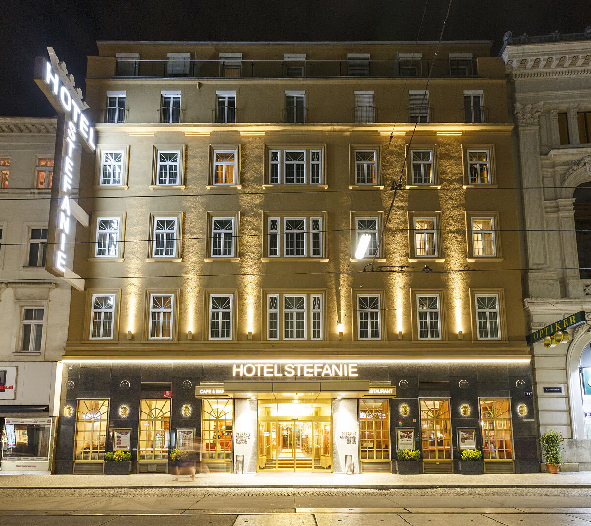 PW - 45 - Österreichische Hotellegenden - Traditionshäuser in Familienhand