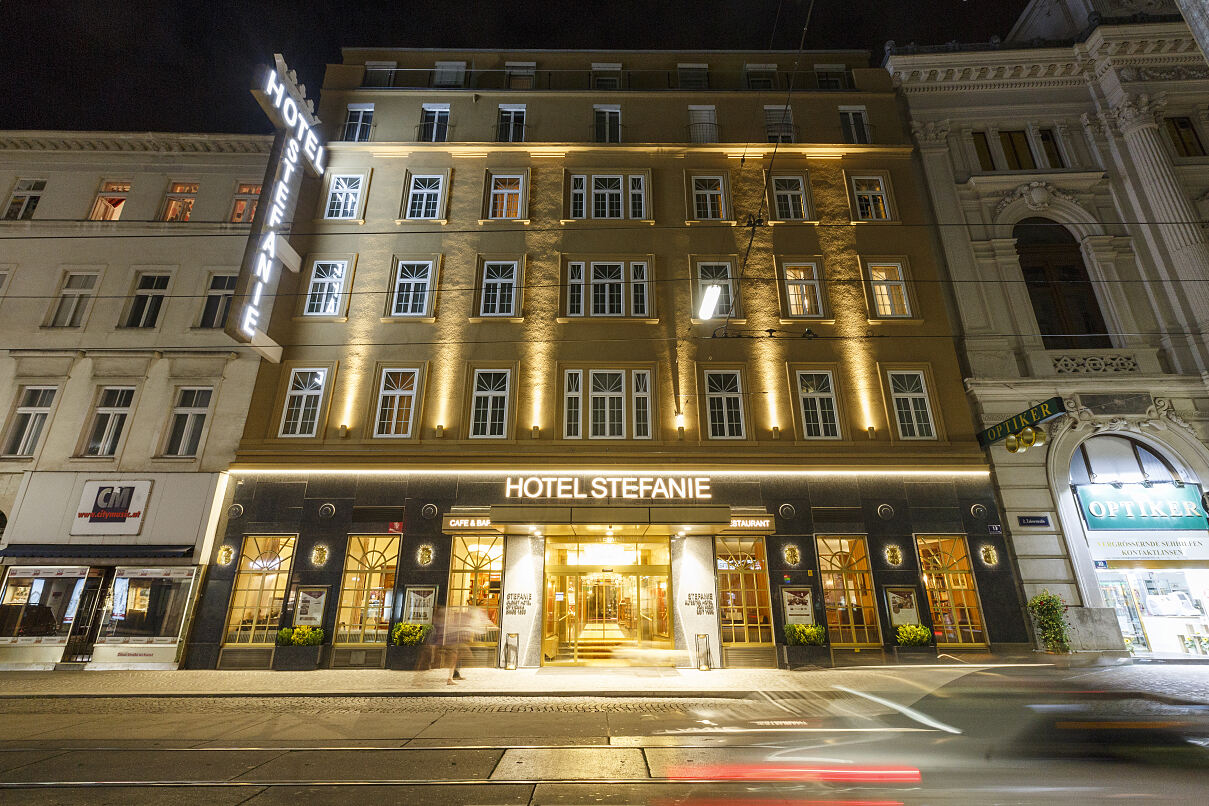 PW - 45 - Österreichische Hotellegenden - Traditionshäuser in Familienhand