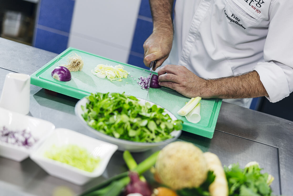 PW - 46 - Heimatleuchten - Fritz, was gibt’s? Heimatküche für Österreichs Nationalteam