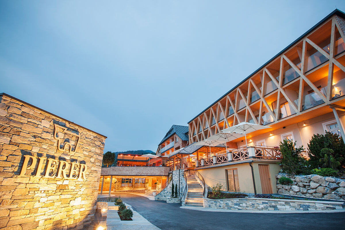 PW - 50 - Österreichische Hotellegenden - Traditionshäuser in Familienhand