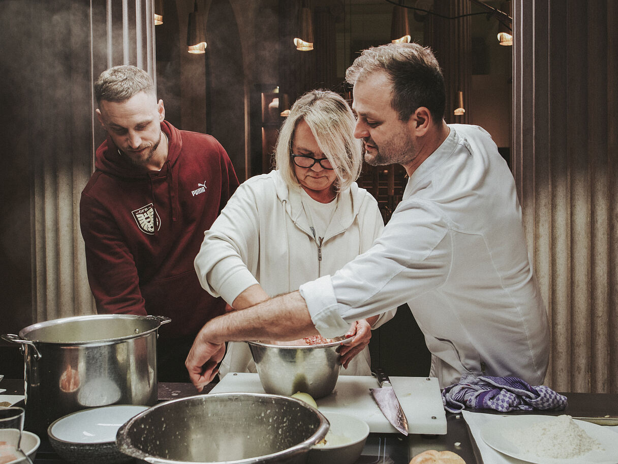 PW - 46 - Heimatleuchten - Fritz, was gibt’s? Heimatküche für Österreichs Nationalteam