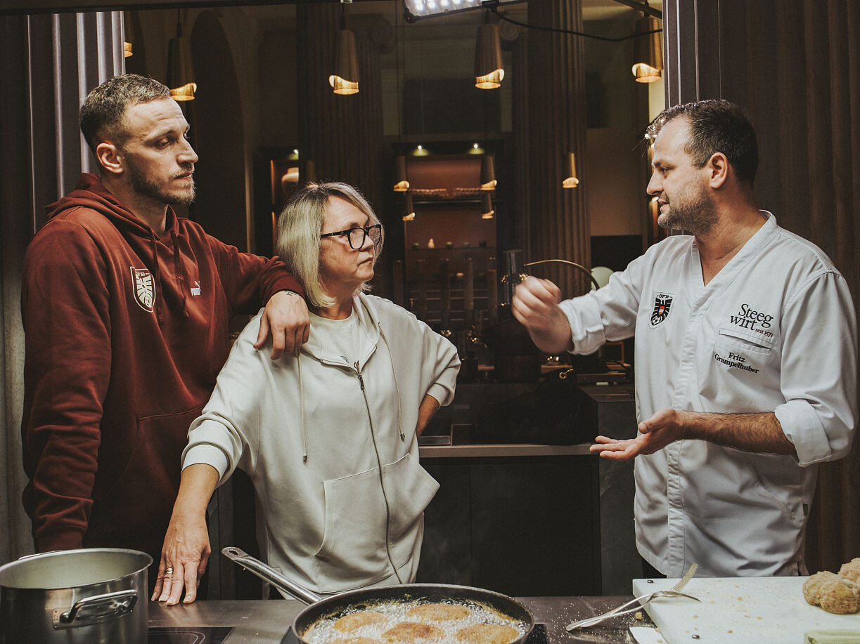 PW - 46 - Heimatleuchten - Fritz, was gibt’s? Heimatküche für Österreichs Nationalteam