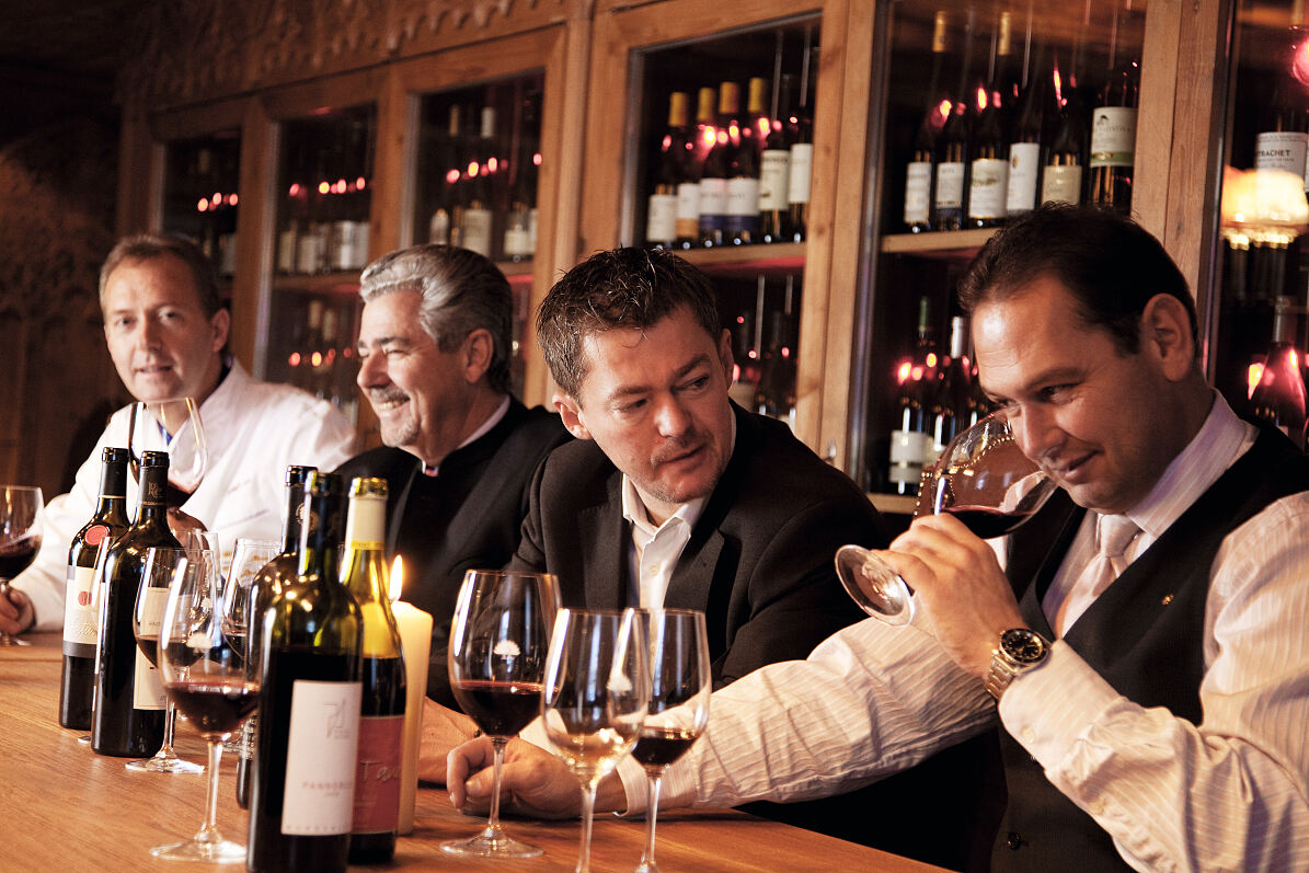 PW - 51 - Österreichische Hotellegenden - Traditionshäuser in Familienhand