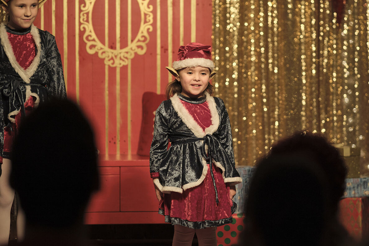 PW - 49 - The Christmas Book