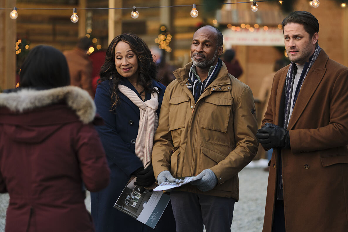 PW - 49 - The Christmas Book