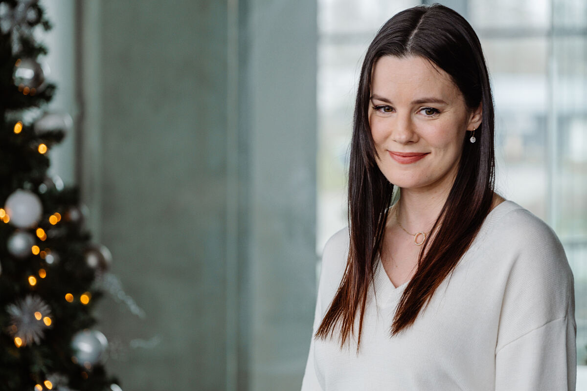 PW - 49 - The Christmas Book