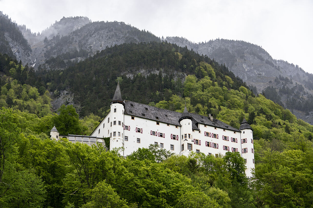 PW - 08 - Heimatleuchten - Schlösser, Burgen, Blaues Blut