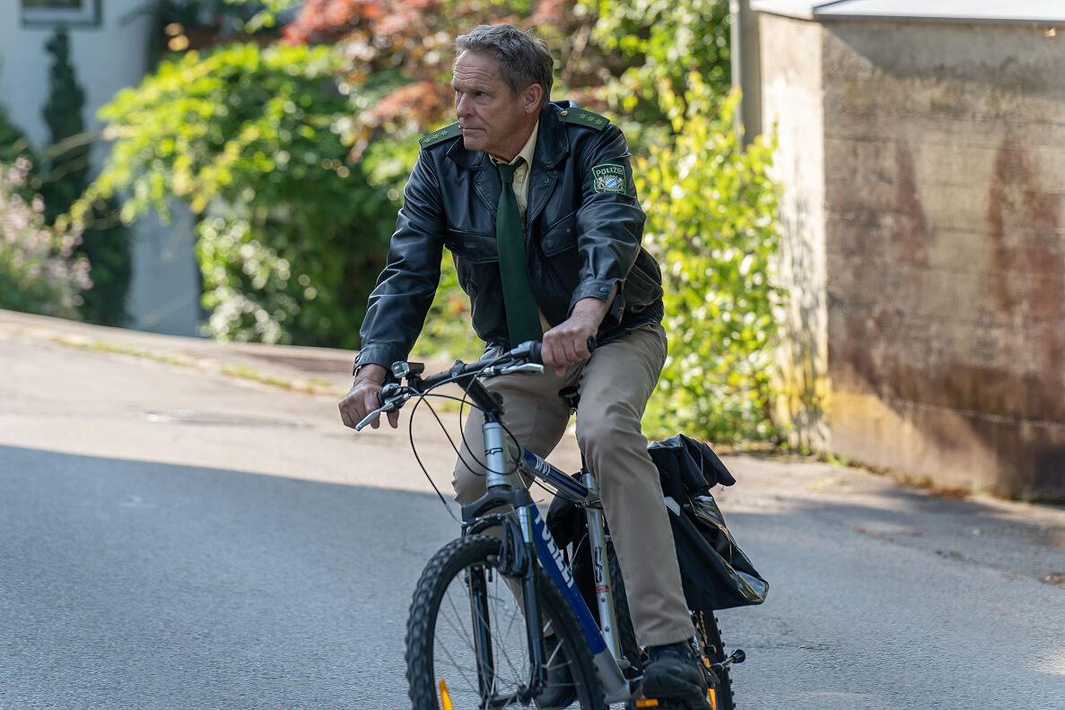 PW - 09 - Hubert ohne Staller - Zimmer ohne Aussicht