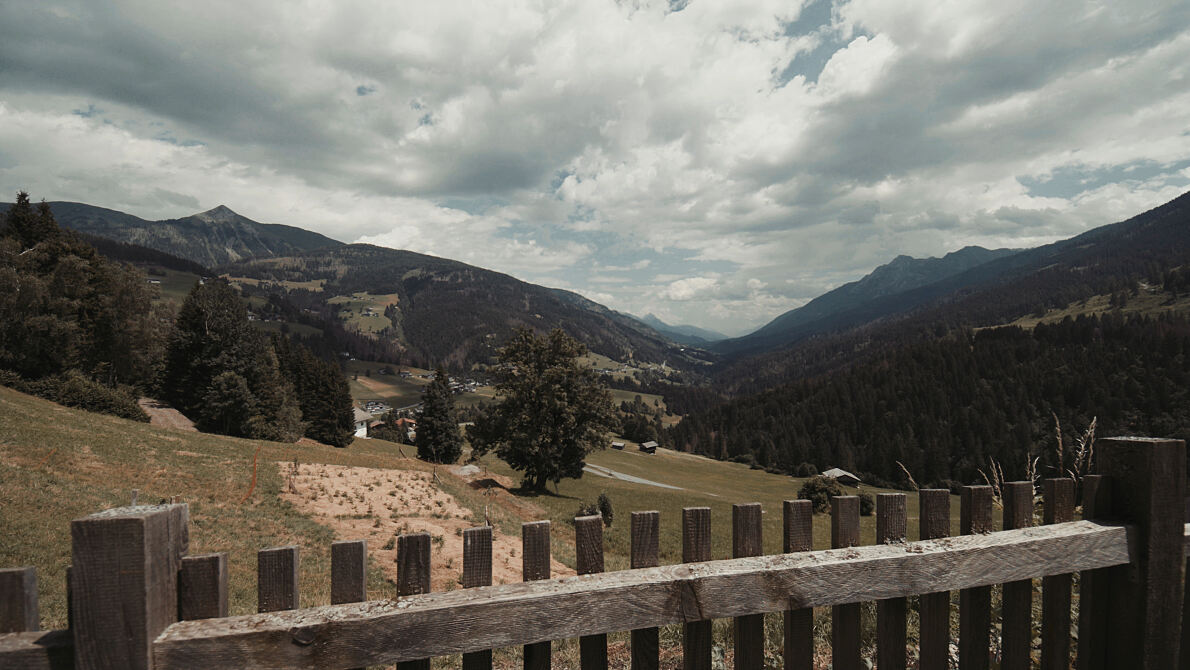 PW - 12 - Heimatleuchten - Hier lässt sich´s leben - Stilles Wasser, stilles Tal