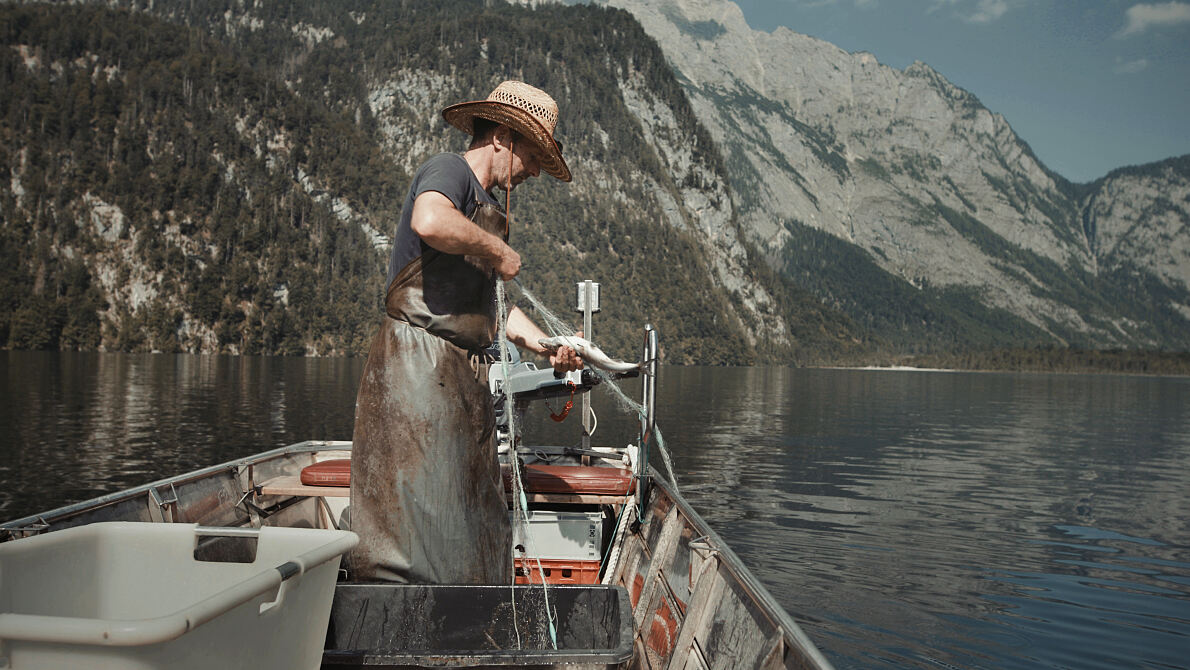 PW - 12 - Heimatleuchten - Hier lässt sich´s leben - Stilles Wasser, stilles Tal