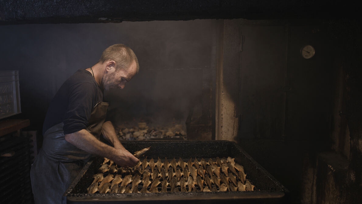 PW - 12 - Heimatleuchten - Hier lässt sich´s leben - Stilles Wasser, stilles Tal