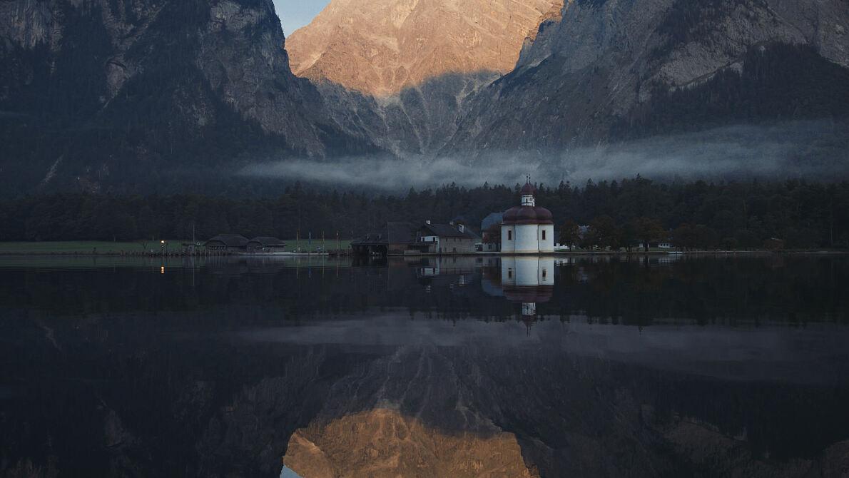 PW - 12 - Heimatleuchten - Hier lässt sich´s leben - Stilles Wasser, stilles Tal