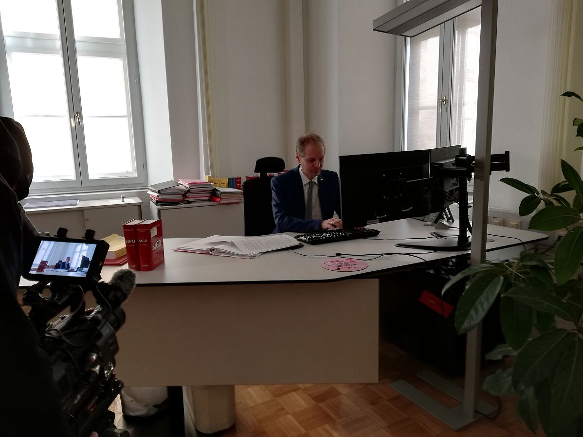 PW - 00 - Fahndung Österreich  Fall Baby